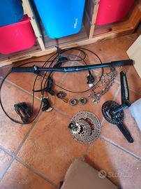 Gruppo completo SRAM completo di manubrio MTB