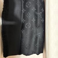 Scialle louis vuitton nero monogram M71329