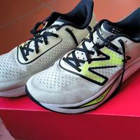 New Balance FuelCell Rebel V3 running corsa 44.5