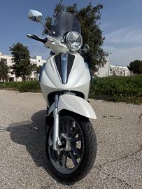 Beverly 300 tourer 2010