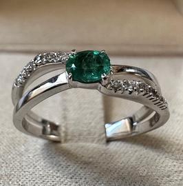 ANELLO ORO 18kt. DIAMANTI E SMERALDO COLOMBIANO