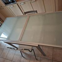 Tavolo  allungabile 90x90 (180) con 4 sedie