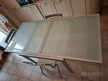 Tavolo  allungabile 90x90 (180) con 4 sedie