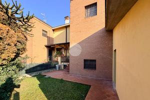 VILLA A SCHIERA A FLERO