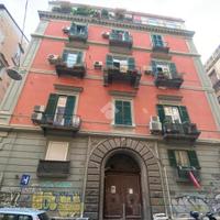3 LOCALI A NAPOLI