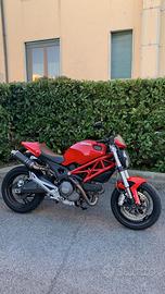 DUCATI MONSTER 696