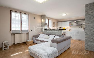 SPLENDITA MAISONETTE CON AMPIO GIARDINO