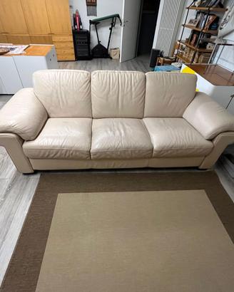 Divano in pelle vera marca Natuzzi