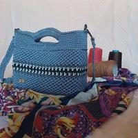 Borsa all'uncinetto colore grigio