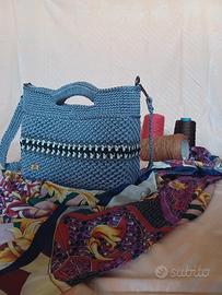 Borsa all'uncinetto colore grigio