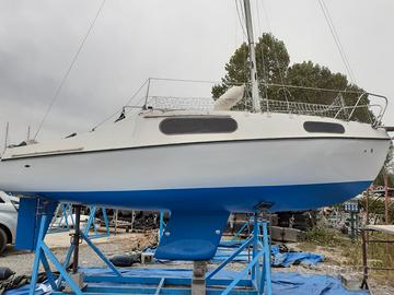 Cabinato vela 6 metri peso 600 pescaggio 60 cm