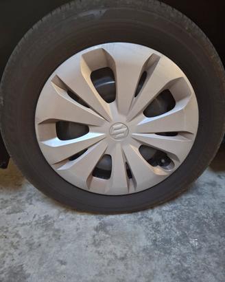 gomme 175/65 r 15 più  cerchi in acciaio.