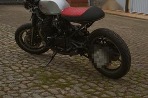 Cafe racer suzuki