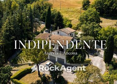 Casa indipendente di 156 m² con più di 5 locali e 