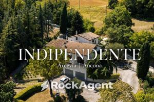 Casa indipendente di 156 m² con più di 5 locali e 