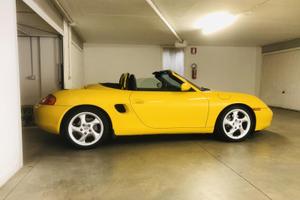 Porsche boxster 986 2.7  giallo