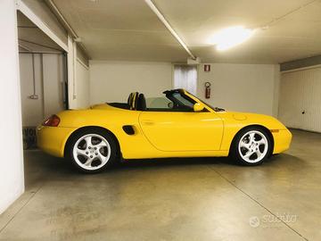 Porsche boxster 986 2.7  giallo