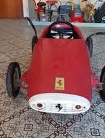 Macchina a pedali-ferrari F1-giocattoli vintage