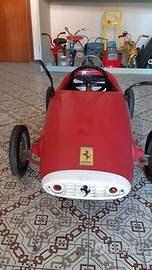 Macchina a pedali-ferrari F1-giocattoli vintage
