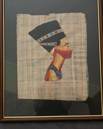 Elegante quadro egiziano con papiro di Nefertiti