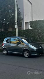 PEUGEOT 1007