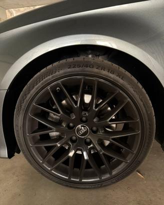Gomme Continental 225/40 18 92Y XL