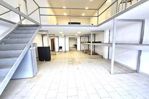 Locale Arredato Business Center Parking Vigilanza