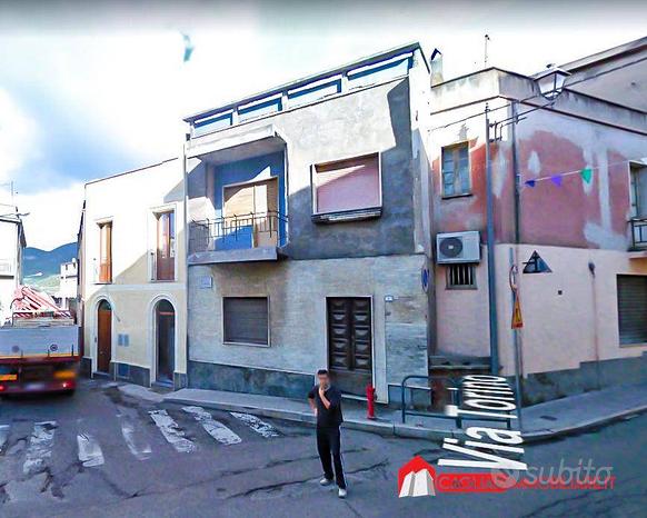 Casa indipendente a Arbus, 12 locali