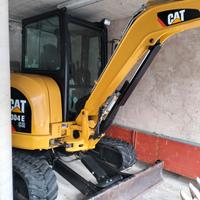 mini escavatore caterpillar 