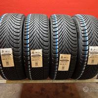 4 gomme 205 55 17 pirelli inv a3594
