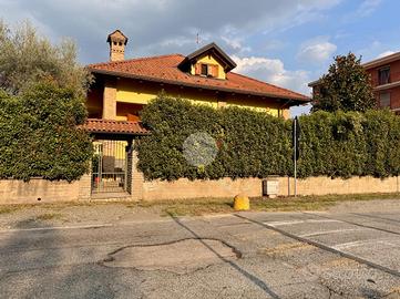 VILLA SINGOLA A LEINÌ