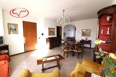 Appartamento di 115 m² con 5 locali e box auto a M
