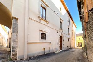 4 LOCALI A L'AQUILA