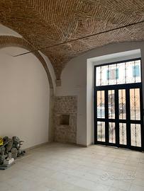 Locale Piazza Chiarino piano terra