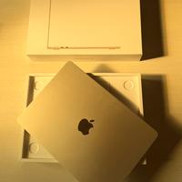 Macbook Air 13.3” M4 256/16gb batteria 100%