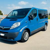 Opel vivaro 9 posti 2010