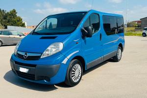 Opel vivaro 9 posti 2010