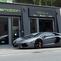 LAMBORGHINI Aventador 6.5 V12 LP700-4