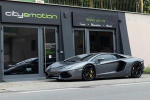 LAMBORGHINI Aventador 6.5 V12 LP700-4