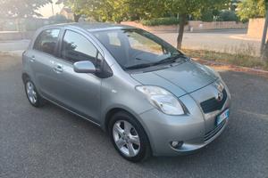 Toyota Yaris 1.3 5 porte AUTOMATICA