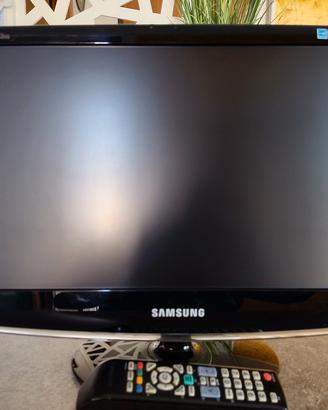 TV  24 pollici Samsung usato poco. 