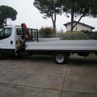 IVECO DAILY 35-140 CON GRU E CASSONE FISSO
