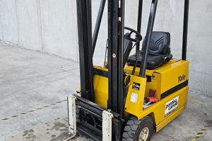 Carrello elevatore elettrico YALE