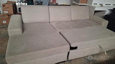 Divano con penisola e sistema estraibile