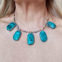 Collana egiziana con scarabei turchesi 