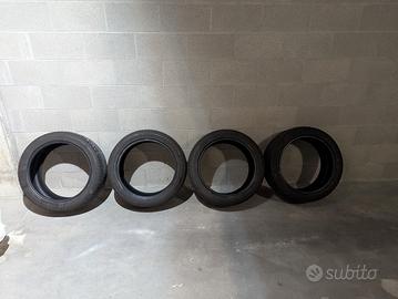Set 4 pneumatici estivi 235/45 R18 