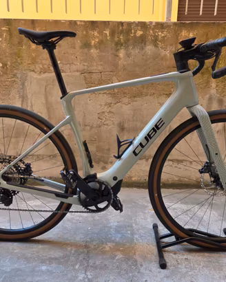 Cube Nuroad Hybrid C:62 Race 400X + Kiox 300