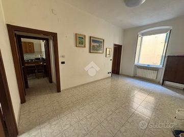 4 LOCALI A GENOVA