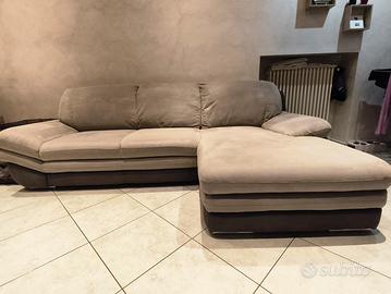 Divano con chaise longue