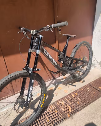 Canyon Sender CFR (Carbon) - Taglia M - Downhill 